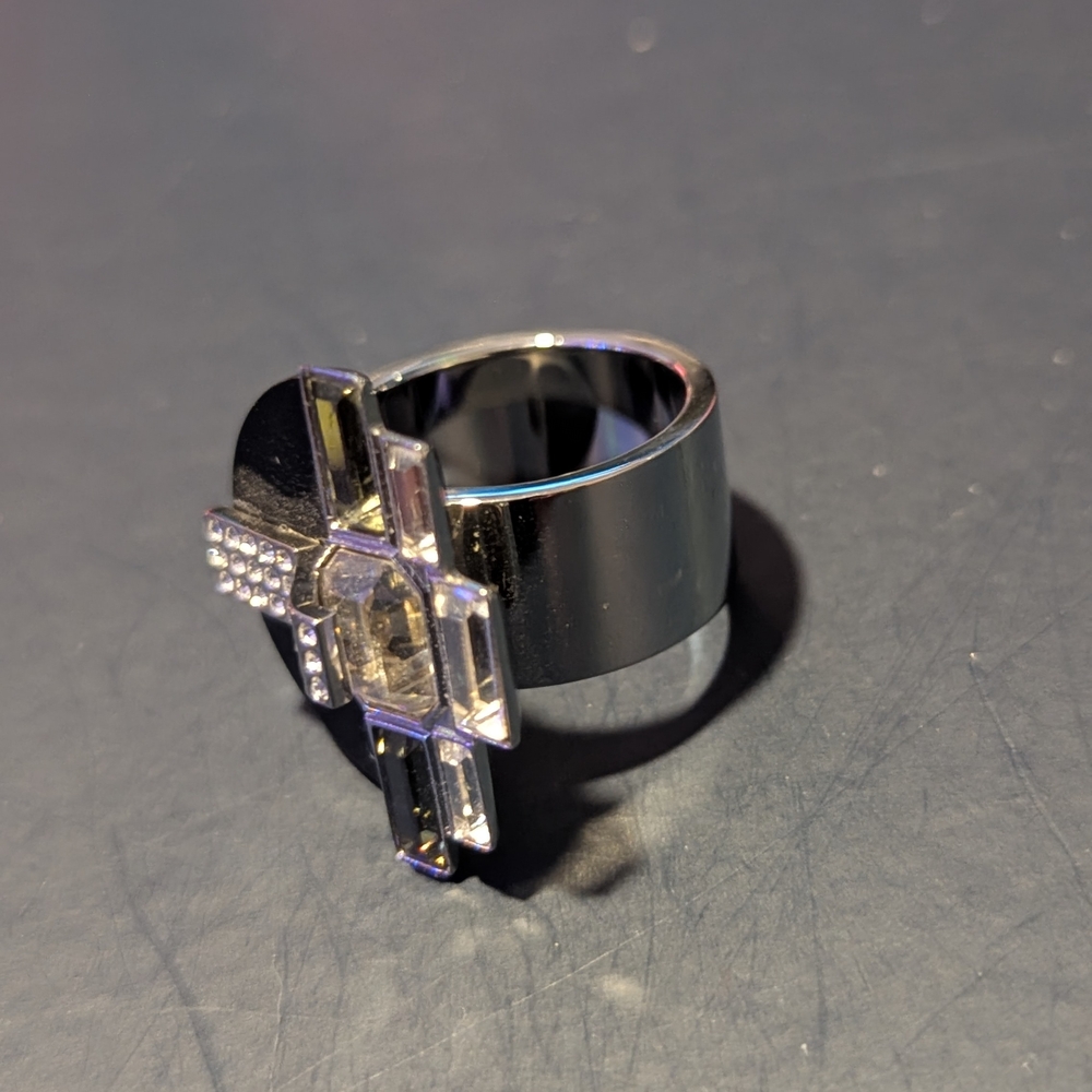 Lia Sophia Black and Silver Crystal Ring - Picture 3 of 5